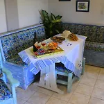 Tzaneria Skiathos * Kanapitsa (Skiathos)