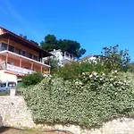 Tzaneria Skiathos Διαμέρισμα *