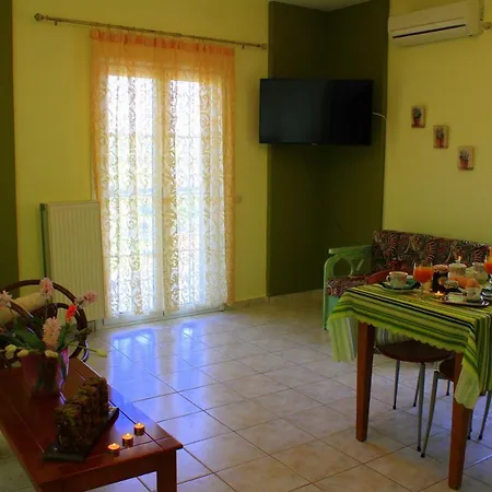 Tzaneria Skiathos Apartment *