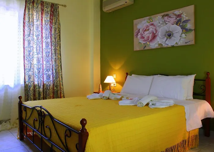 Tzaneria Skiathos Apartment *