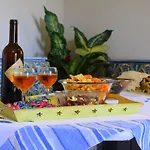 Tzaneria Skiathos * 卡纳皮特萨